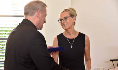 Überreichung der Ehrenmedaille