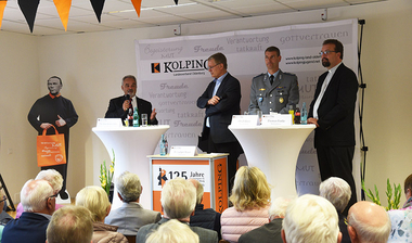 Podium zum Auslandeinatz