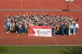 Foto von 200 Lehrerinnen und Lehrer aus den Kollegien der vier katholischen Oberschulen in Cloppenburg, Oldenburg, Vechta und Wilhelmshaven