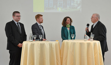 © Offizialat/Heuer Podium mit Erinnerungen