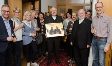 Eine große Delegation machte sich aus dem Bischöflichen Offizialat Vechta mit der Ikone für Bischof Heinrich Timmerevers (Mitte) auf den Weg nach Dresden
