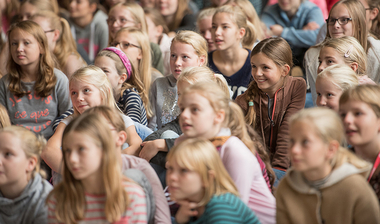 Schüler gucken den Film