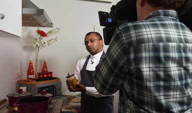 © Offizialat/Heuer NDR filmt Silva beim Kochen