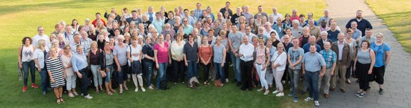 Gruppenfoto der Mitarbeiterinnen und Mitarbeiter 