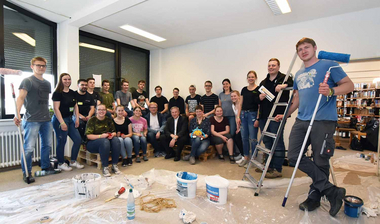 Weihbischof Theising bei Messdienern Cloppenburg