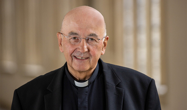 Portraitfoto von Bischof Genn