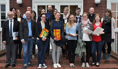 Gruppenbild mit Weihbischof