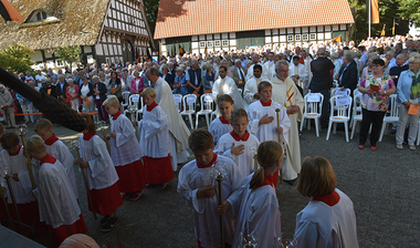 Einzug zum Festgottesdienst
