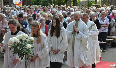 Einzug zum Gottesdienst