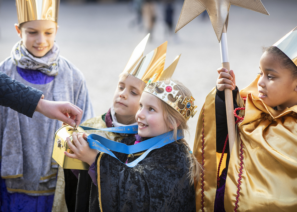 Sternsinger sammeln Spenden
