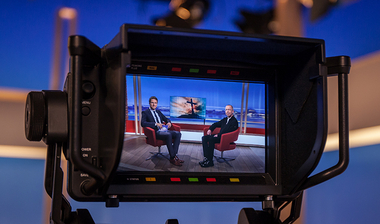 Prälat Peter Kossen im NDR-Studio