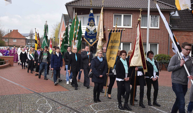Einzug Fahnenanbordnungen