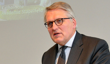 Prof. Thomas Sternberg
