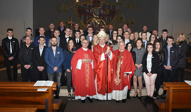 Gruppenbild mit dem Weihbischof