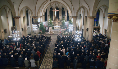 Blick in die vollbesetzte St. Marien Kirche