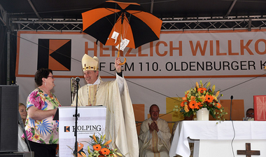 Schirm für den Weihbischof